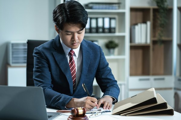 Conflits bancaires : se faire accompagner par Le Bot, avocat en droit bancaire