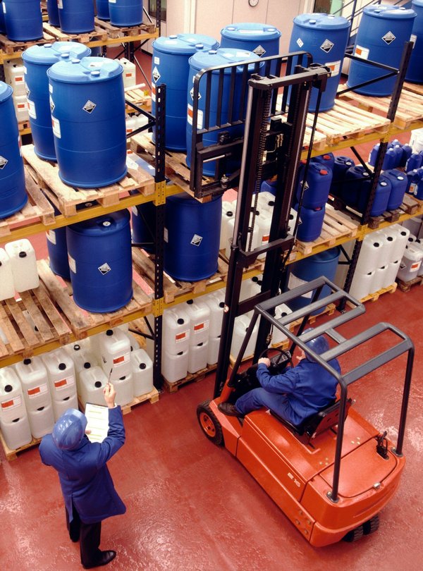 Plateforme de rétention : une solution de stockage efficace pour la gestion des déversements